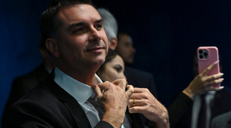 PL avança em negociações para garantir apoio do Republicanos à campanha de Flávio Bolsonaro