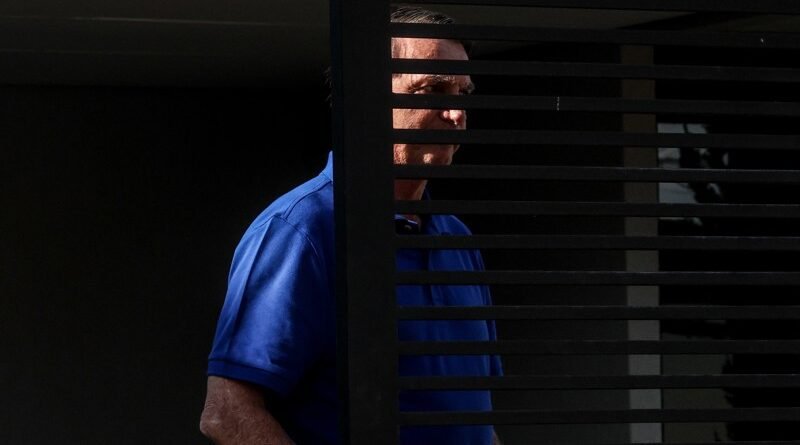 Polícia Federal apreende espingarda registrada em nome de Bolsonaro no Rio Grande do Sul