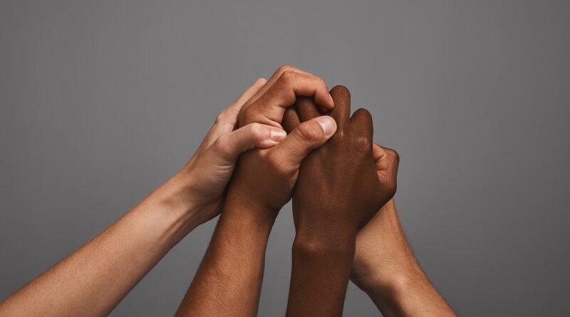 Projeto estabelece protocolo antirracista em áreas de grande circulação