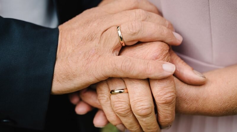 Projeto estabelece separação de bens em casamentos com idosos acima de 70 anos