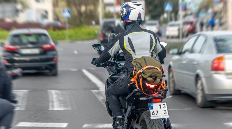 Projeto propõe igualdade de benefícios entre mototaxistas e taxistas