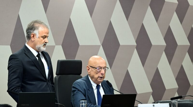 Projeto que permite servidores atuarem como MEI é aprovado na CCJ do Senado e segue para a Câmara