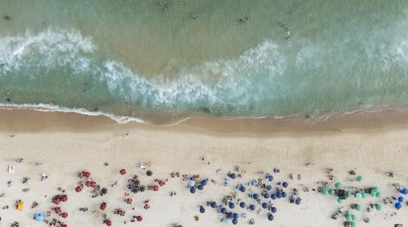 Projeto visa proibir cobrança pelo acesso a praias e cachoeiras públicas