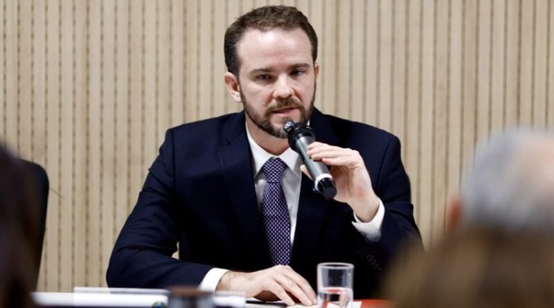 Próximo presidente encontrará contas em melhor estado do que as deixadas por Lula, afirma Durigan