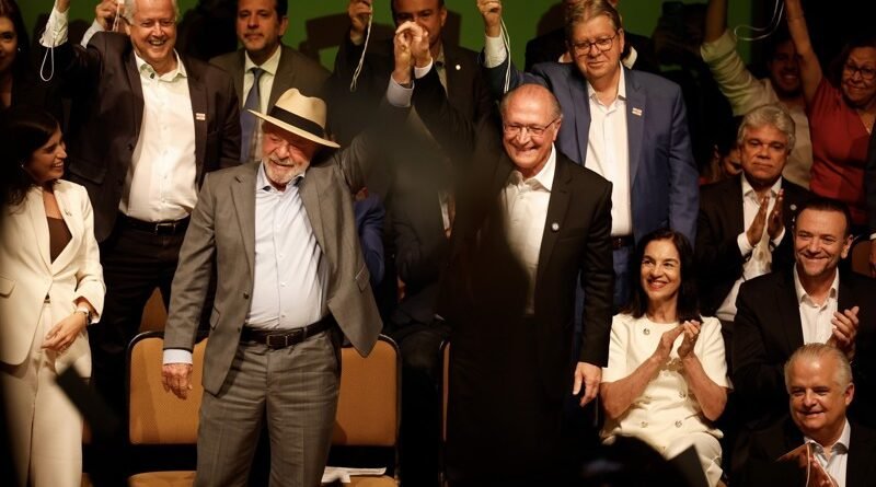 PSB oficializa apoio à reeleição de Lula e confirma Alckmin como vice