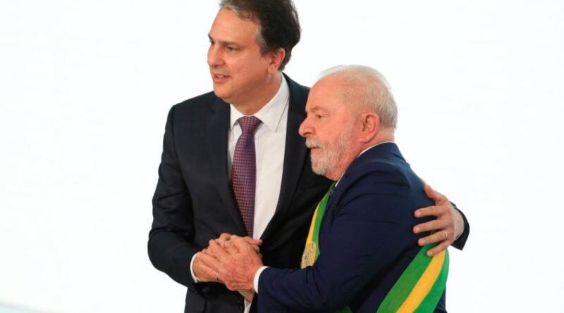 PT elege Camilo Santana como novo líder do Senado