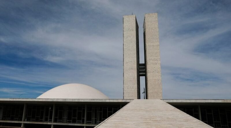 Quase 90% dos deputados se preparam para a reeleição em 2026
