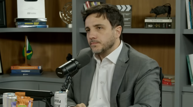 Renan Santos lidera impulsionamento de anúncios contra Lula e Flávio Bolsonaro nas redes sociais