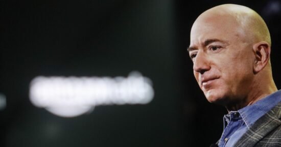 Startup com apoio de Jeff Bezos cria inteligência artificial para acelerar a descoberta de materiais para chips