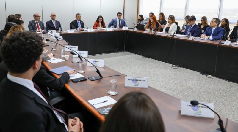 Tribunal Superior Eleitoral e plataformas digitais estabelecem parcerias para eleições de 2026