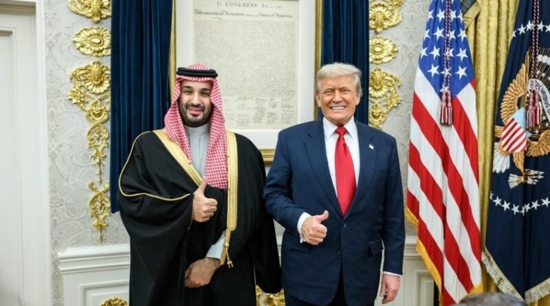 Trump fecha acordo nuclear significativo com a Arábia Saudita, segundo publicação jornalística