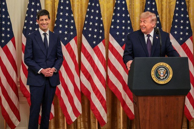 Trump suaviza discurso e reafirma apoio a Warsh: 'Um gênio'