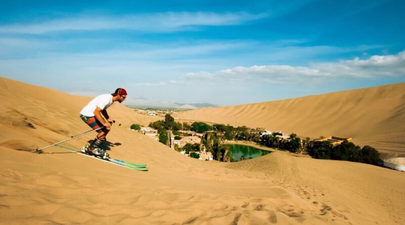Vila peruana revela oásis natural em meio a dunas gigantes e se assemelha a uma miragem no deserto