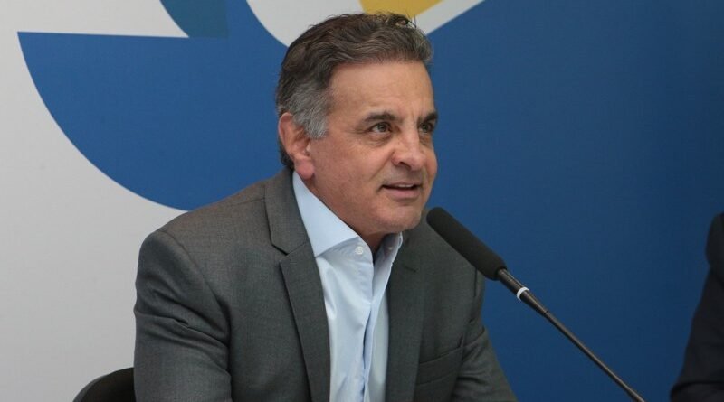 Aécio Neves confirma candidatura ao Senado após saída do PDT