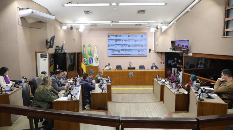 Câmara de Caxias do Sul aprova divulgação semestral de relatórios sobre violência contra professores