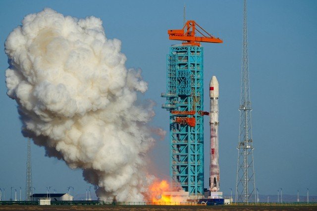 China postergou missão lunar em busca de água no polo sul da Lua