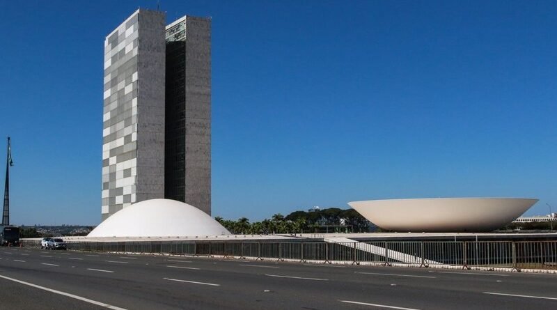 Congresso diminui atividade no plenário e foca em comissões