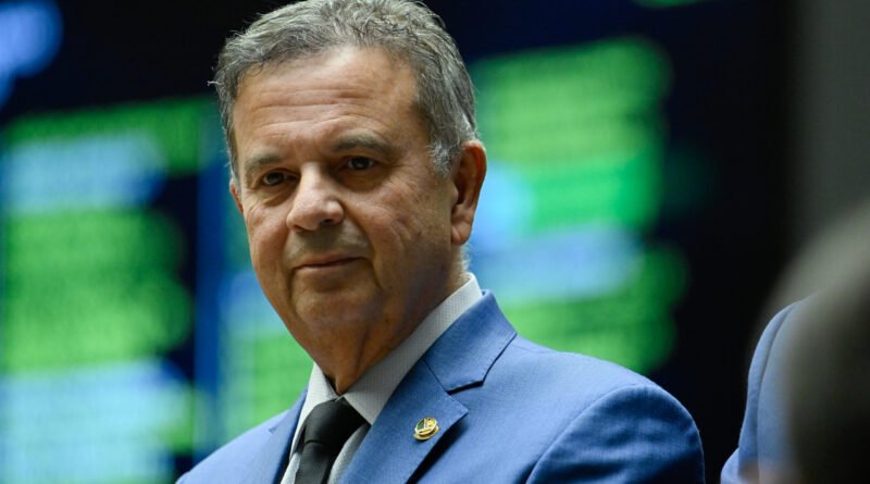 Coordenador da campanha de Flávio critica encontro entre Lula e Alcolumbre na residência de Moraes