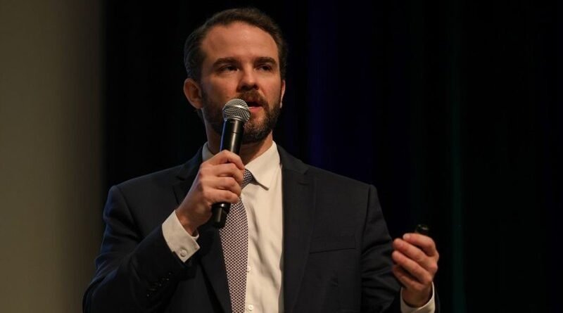 Dario Durigan divulga aumento do salário mínimo para R$ 1.741 em 2027