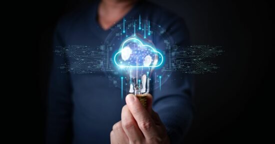 Dati fecha parceria com AWS para ampliar atuação em inteligência artificial e modernização de sistemas