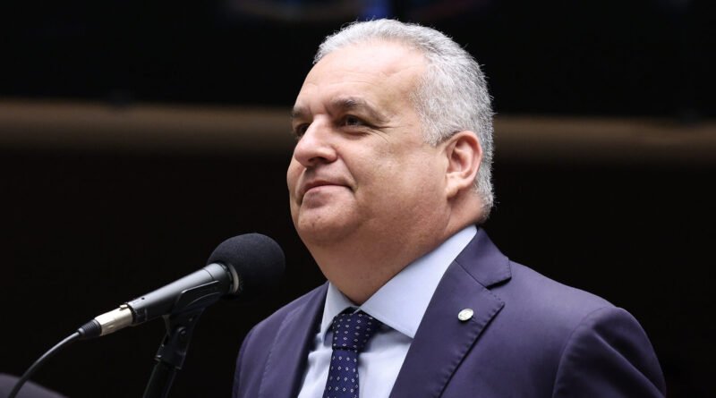 Deputado Alfredo Gaspar, candidato a vice de Flávio Bolsonaro, afirma que Congresso é corrompido por emendas e teme o STF