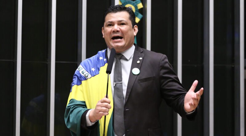 Deputado federal Gilvan da Federal se torna réu por injúria contra Lula, decide Primeira Turma do STF
