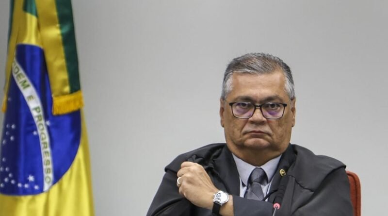 Dino torna públicas investigações sobre Weverton e governo do Maranhão