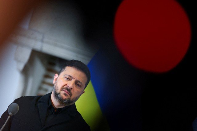 Eleições em Tempos de Guerra: Zelensky Alerta para o 'Tsunami' que Pode Dividir a Ucrânia