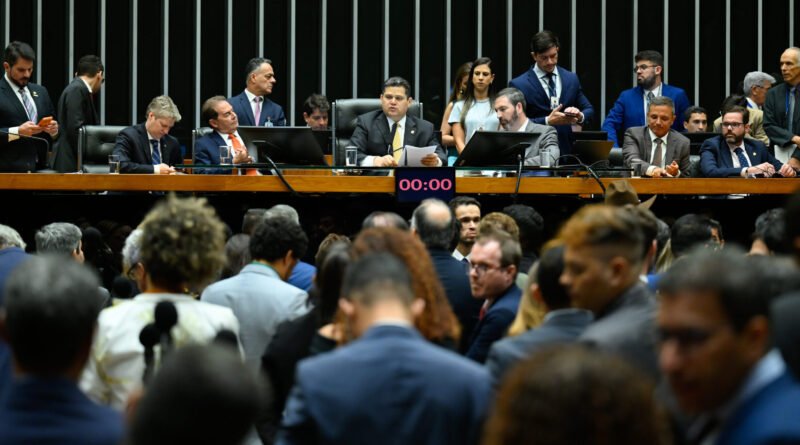 Emendas parlamentares atingem R$ 47,1 bilhões após crescimento de 315% em uma década, revela Ipea