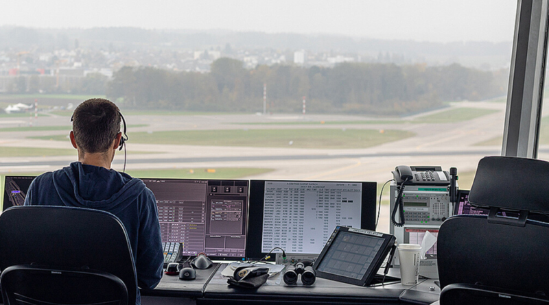Estados Unidos buscam milhares de novos controladores de tráfego aéreo e encontram solução em gamers