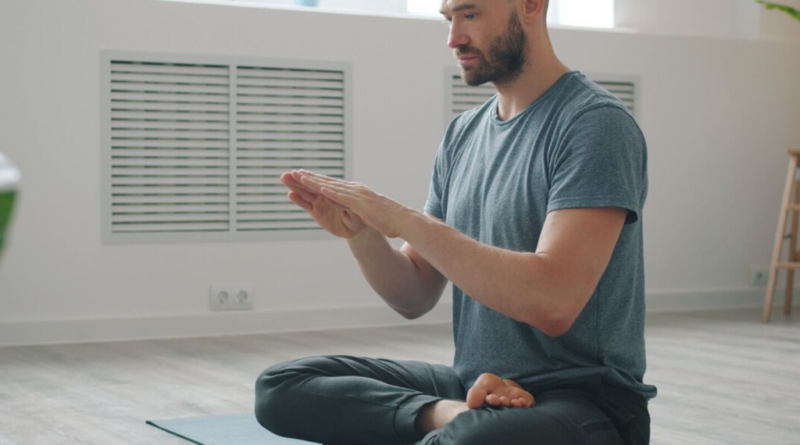 Estudo revela que meditar apenas alguns minutos pela manhã pode reduzir o estresse e melhorar o dia
