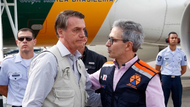 Exército entrega armamento de Bolsonaro à PF e reporta desaparecimento de duas armas