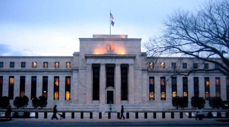 Fed avalia aumento de juros se inflação persistir, revela ata