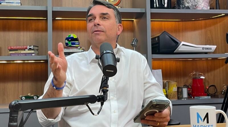 Flávio Bolsonaro considera encerrado o debate sobre Dark Horse