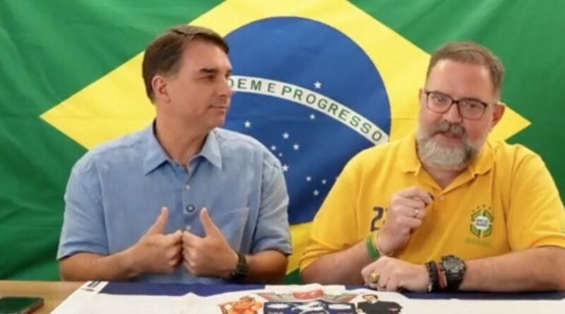 Flávio denuncia ataques da centro-direita e afirma estar isolado novamente