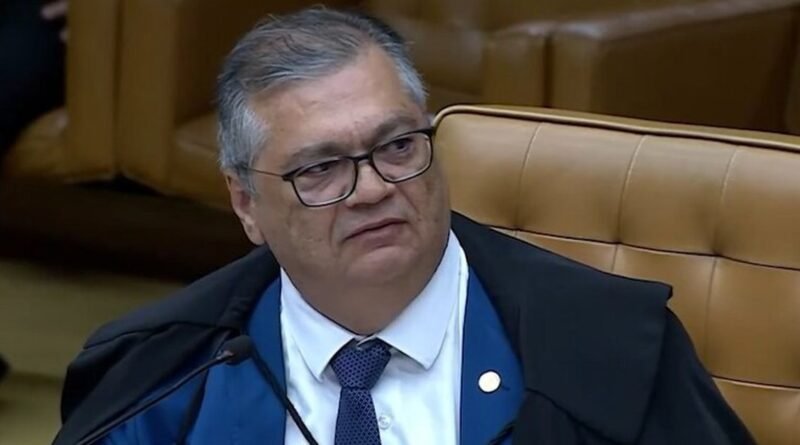 Flávio Dino se declara como o segundo alvo de perseguição familiar no STF
