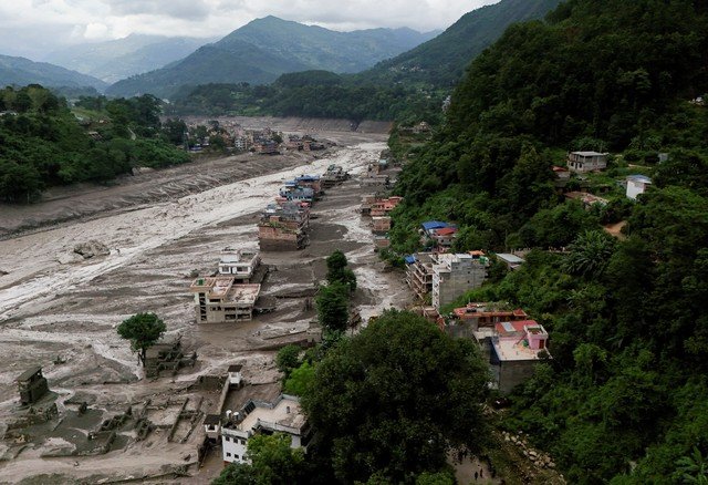 Geleira em Colapso Gera Enchente Mortal no Nepal, Alertam Especialistas
