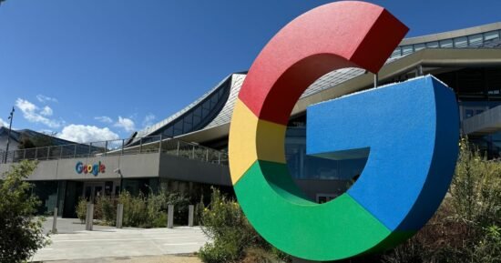Google intensifica sua expansão em inteligência artificial diante da saída de pesquisadores e executivos