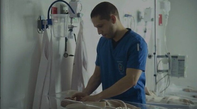 Herói da Medicina: Médico Salva 10 Bebês em Meio ao Caos do Terremoto na Colômbia