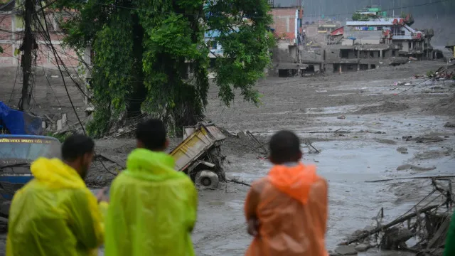 Inundações no Nepal e no Tibete deixam 160 mortos e quase 500 desaparecidos