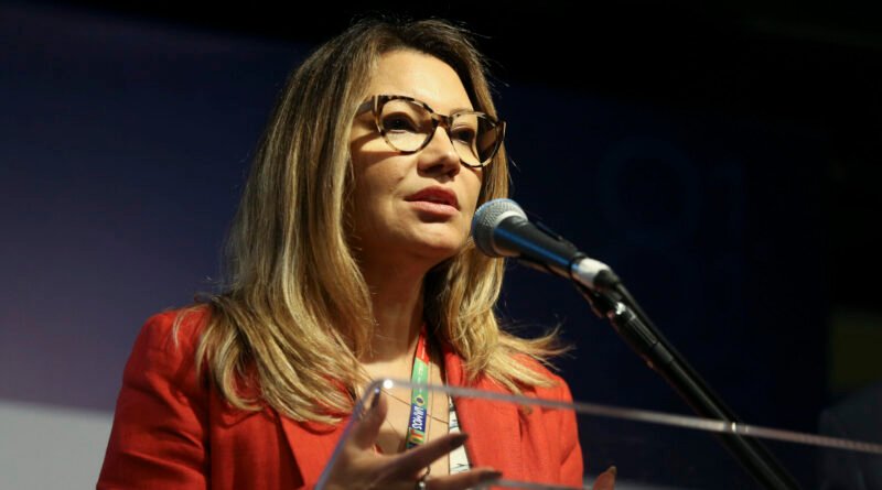 Janja critica declarações de Renan Santos durante debate presidencial
