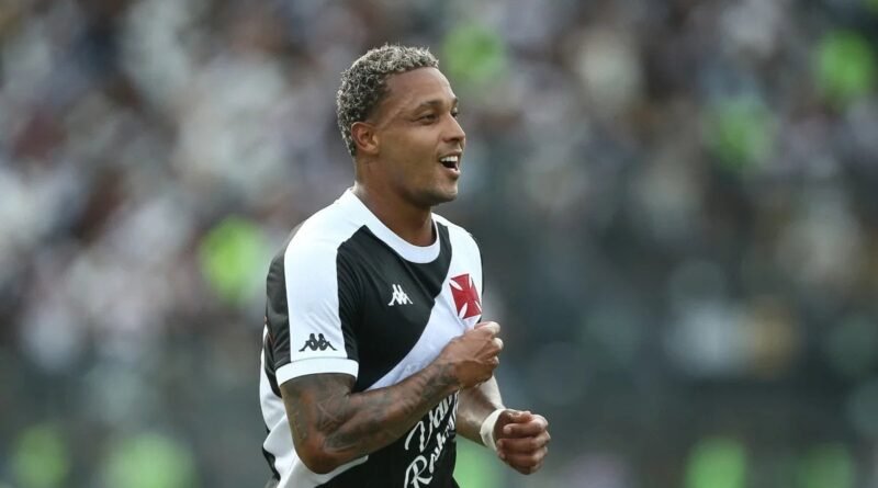Jogador do Vasco é investigado em operação contra tráfico de armas e drogas