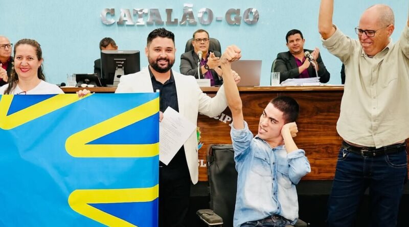Jovem de 24 anos com paralisia cerebral e surdez é aprovado em Ciência da Computação na UFCAT com nota de 840 na redação