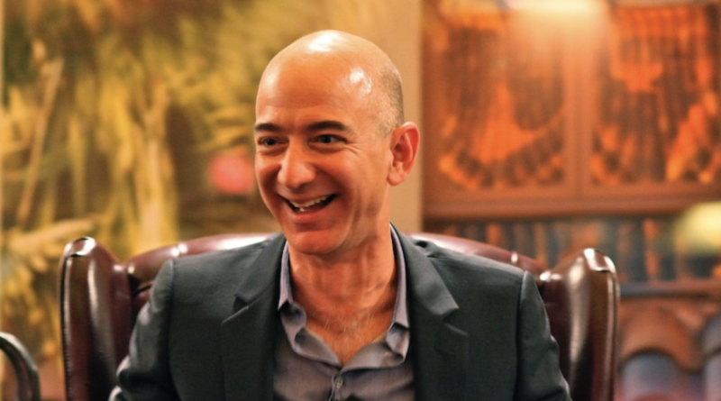 Liverpool fecha acordo de venda de participação para consórcio liderado por Jeff Bezos