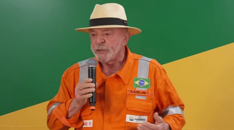 Lula manifesta desejo de recomprar refinaria e questiona benefícios das privatizações para o povo brasileiro