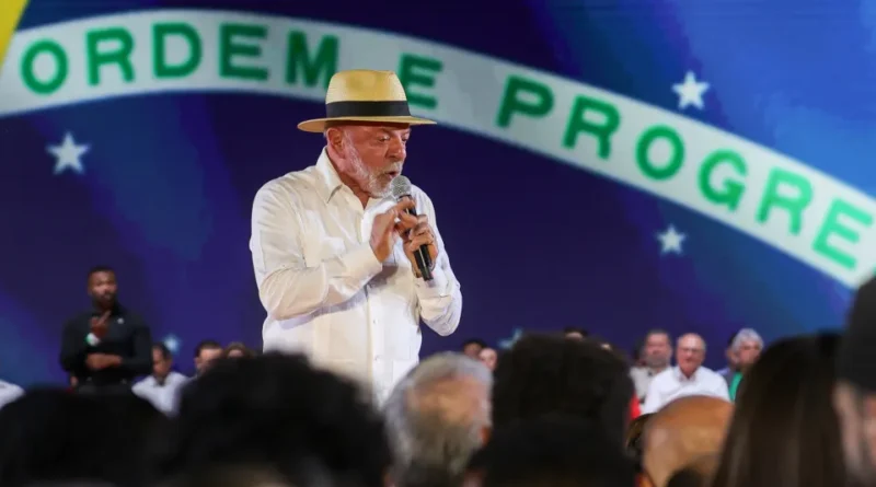 Lula menciona possíveis sucessores e destaca potencial extraordinário de Haddad