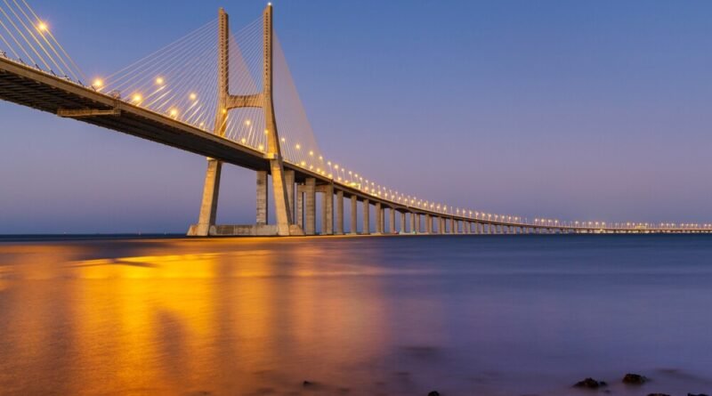 Maior ponte da Europa, com 17 km, homenageia time brasileiro e alivia tráfego em Lisboa