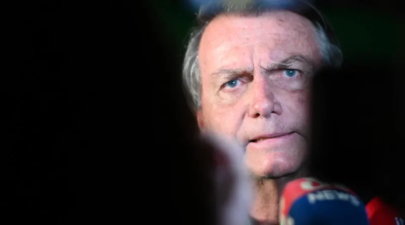 Moraes estende prisão domiciliar de Bolsonaro