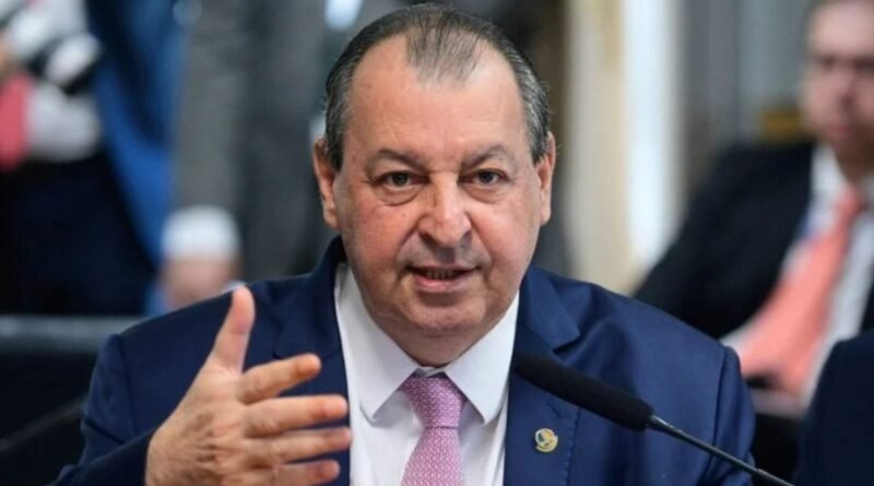 Omar Aziz mantém texto da 6 X 1 da Câmara e rejeita emendas