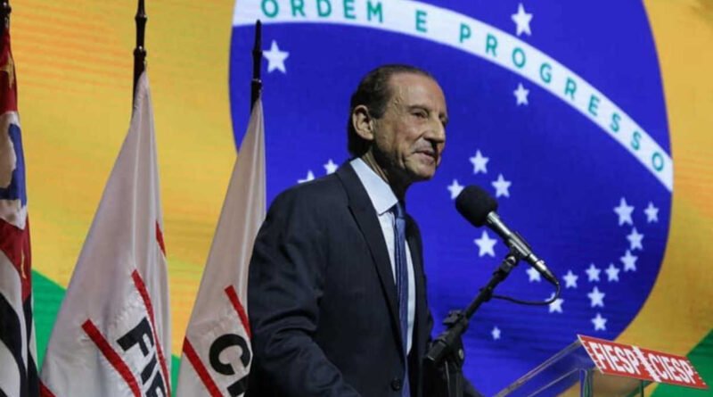 Paulo Skaf afirma que Flávio Bolsonaro representa os valores defendidos pela Fiesp